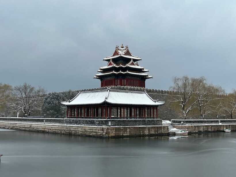 A Beijing Tour of Essentials Along the Central Axis - Forbidden City (Palace Museum): Seeing Power in Layers