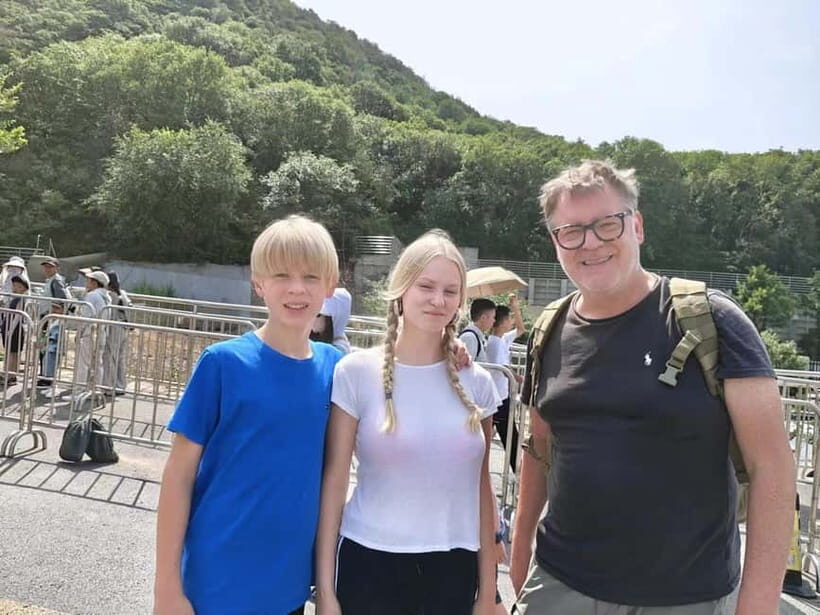 Beijing: Badaling Great Wall Day Tour With Ticket - On the Wall: how the guide helps you without stealing your freedom