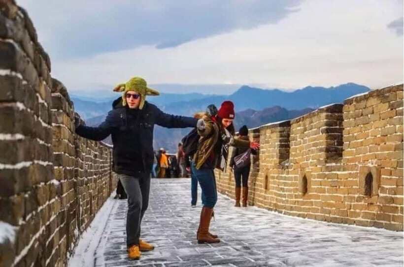 Beijing：Badaling Great Wall Tickets & Guided Tours - Badaling by Day and Night: What Changes When the Lights Come On
