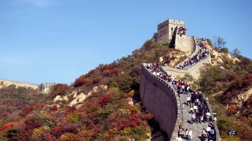Beijing：Badaling Night Great Wall Ticket, Tour & Show - Night walking reality: clothes, pace, and crowd levels