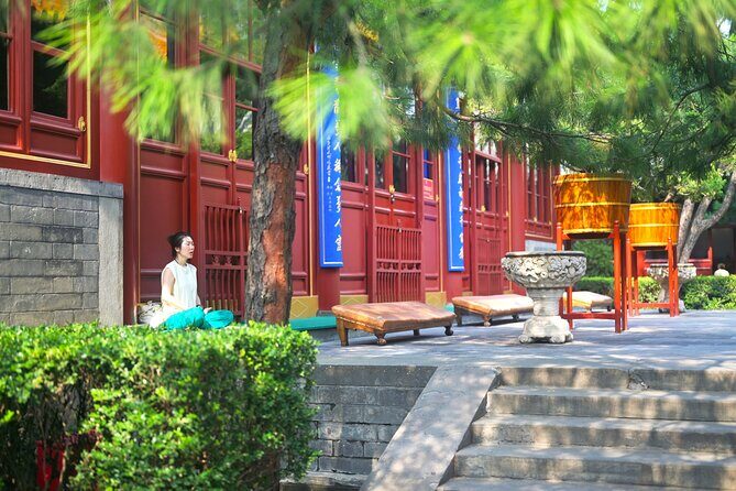 Beijing Hutong Walking Tour History, Architecture and Local Life - Beijing Guangji Temple: temple halls and ancient finger paintings