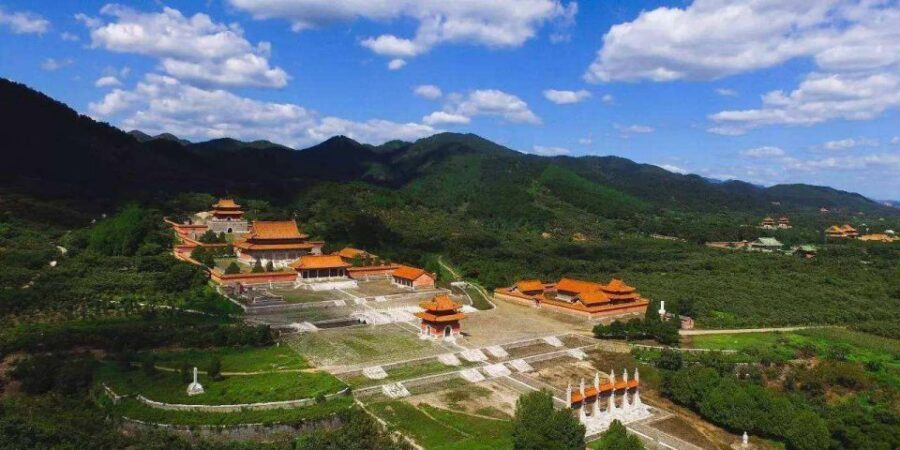 Beijing: Mutianyu Great Wall and Ming Tombs Private Tour - Cable cars, ski lifts, and the Mutianyu ride options