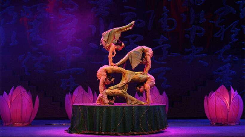 Beijing: Red Theatre Acrobatics Show Ticket-Local Must-See - Getting Your Seat: Ticket Exchange and Show Timing at Red Theatre