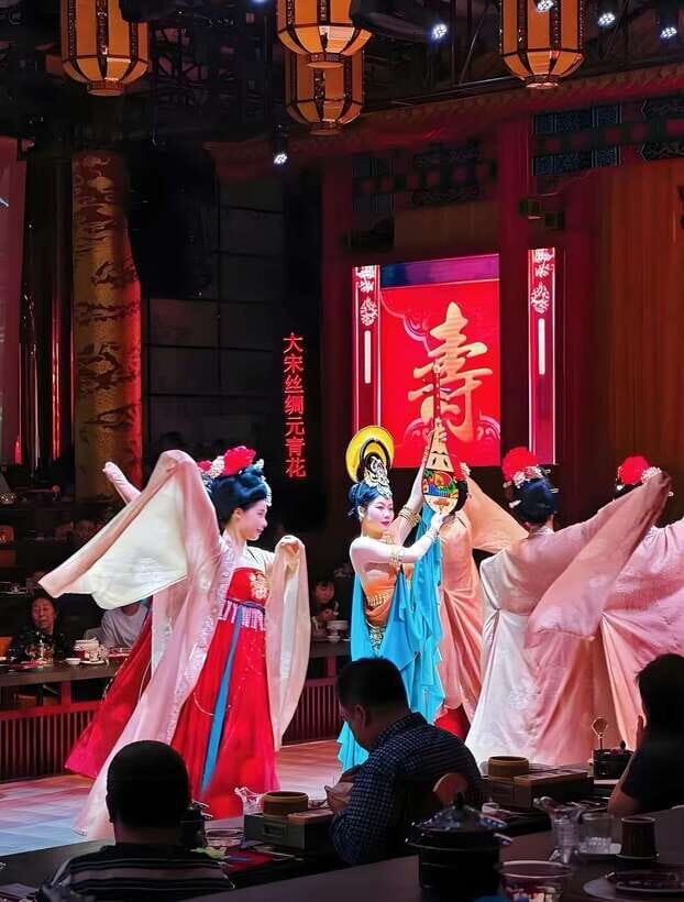 Beijing Royal Banquet with Chinese culture prefermance - Who this Beijing Royal Banquet suits best