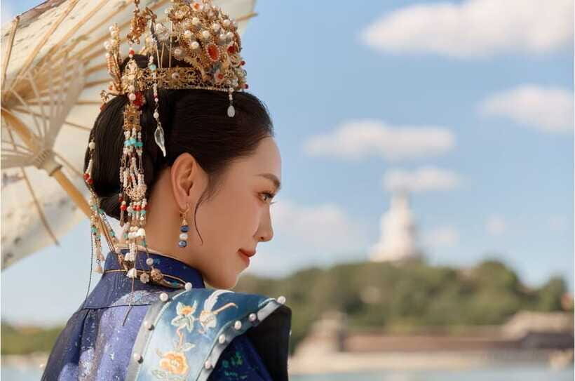 Beijing: Traditional Chinese Costume Makeover & Photo Shoot - The photo shoot at scenic spots: portraits that look intentional