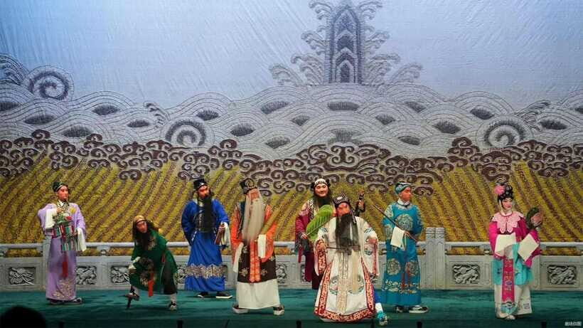 Liyuan Theater Beijing Opera Show Tickets - Getting there: avoid traffic by taking subway Line 7