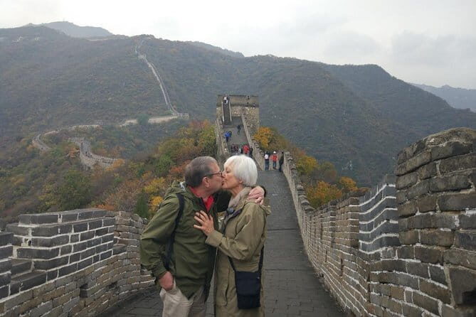 Private Badaling Great Wall Night Tour with English Driver - Light shows and cultural performances: what they add