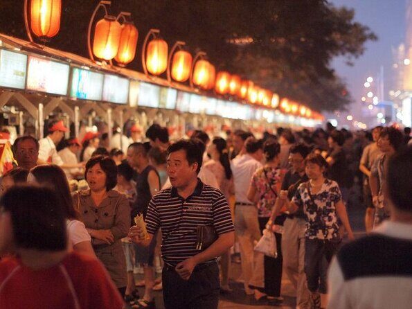 Private Customized Beijing Night Tour To Wangfujing Food Street And Pipe Hutong - Starting at 6:30 pm: why the timing makes this tour easier