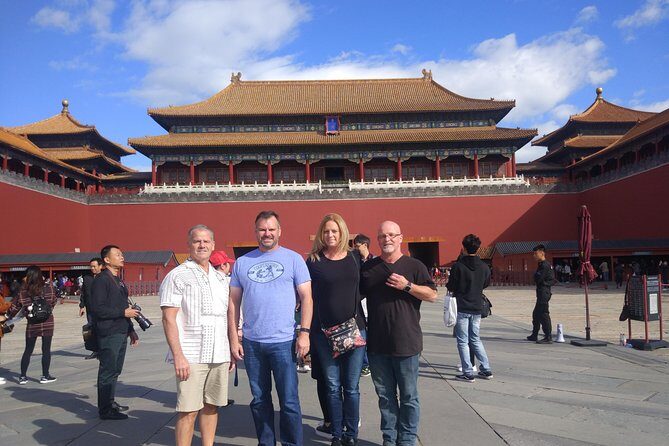 Private Day Tour to Tiananmen Square, Forbidden City and Hutong by Public Transportation - Hutongs in the Afternoon: Footsteps Through Neighborhood Life