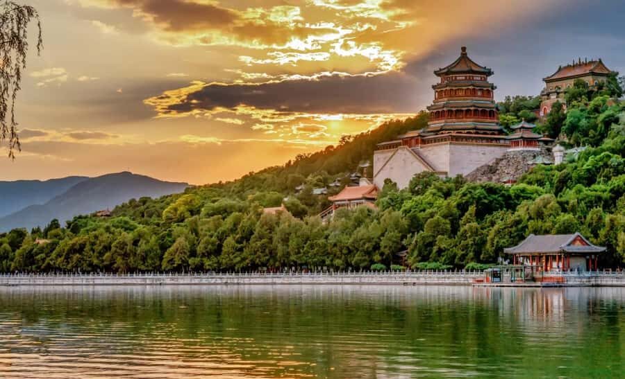 Private Tour-Great Wall Sunset & Hutong Walk - Tea tasting at a traditional teahouse: small, but not trivial