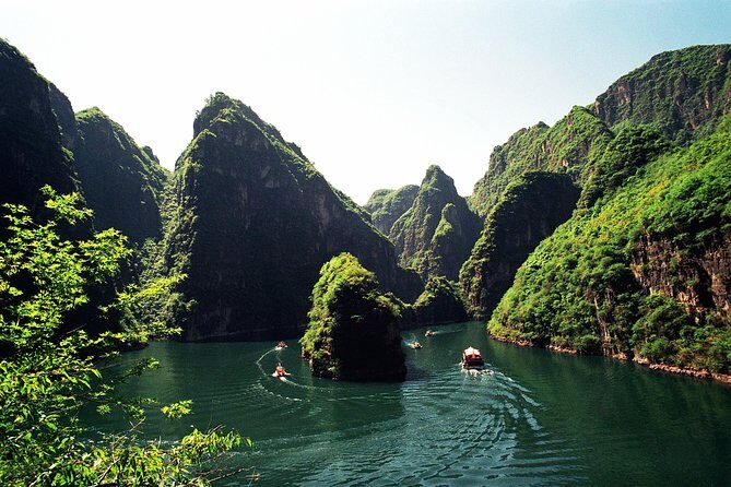 Private Transfer to Longqingxia: For Ravine Tours & Ice Festival - Choosing transfer-only vs transfer + guide (and who should pick what)