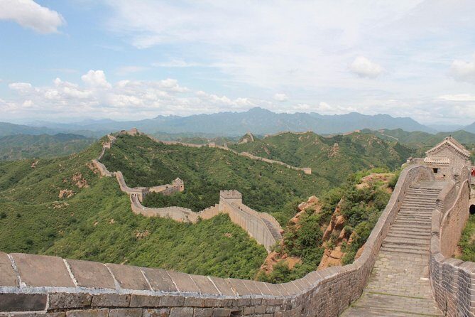 Simatai Great Wall & Gubei Water Town Private Trip English Driver - Xiangshuihu hike: quieter scenery and a more local lunch plan