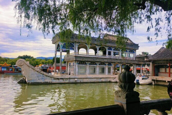 Summer Palace Walking Tour - Beijing - The 15-minute boat ride on Kunming Lake (and how it changes your day)